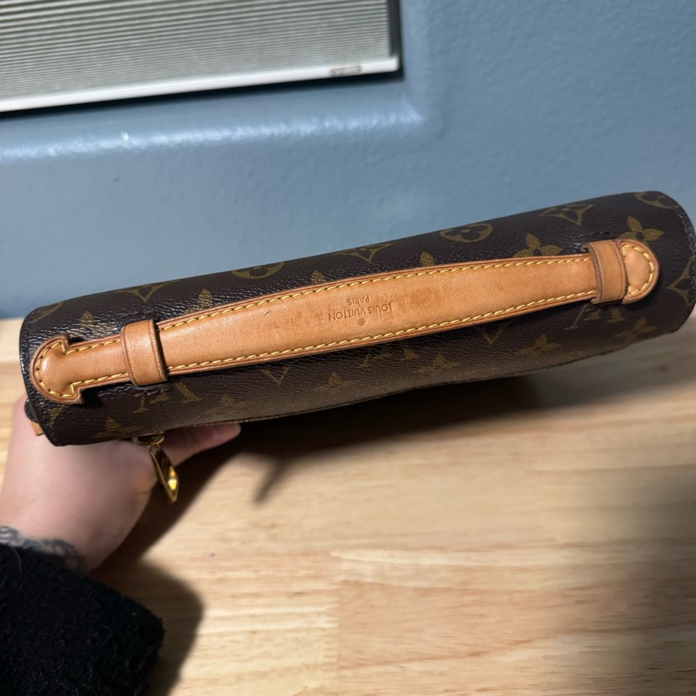 Louis Vuitton Metis Monogram - Picture 7 of 14